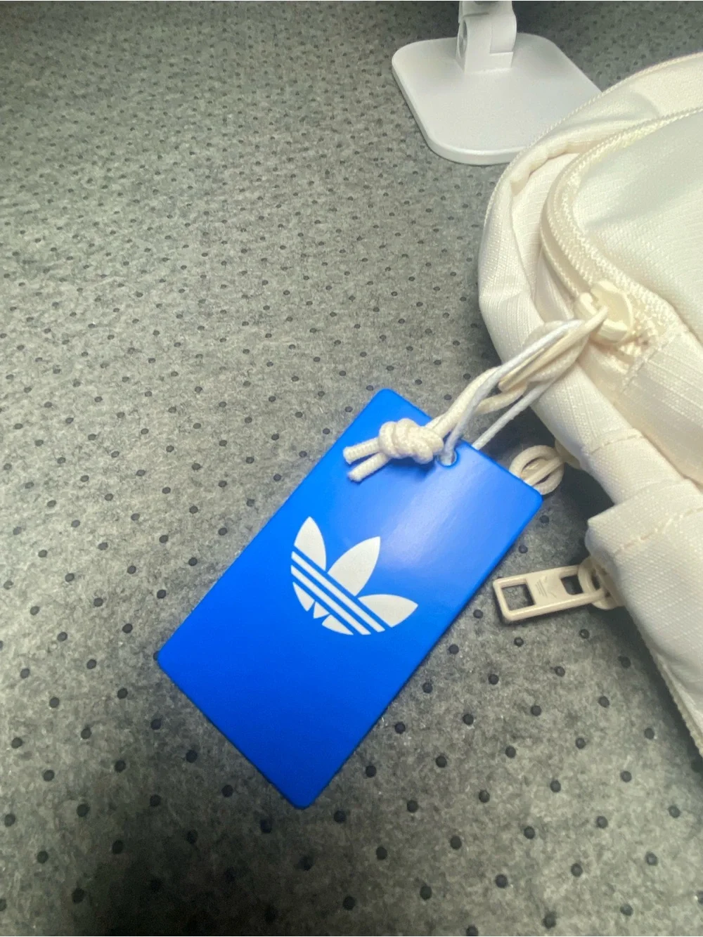 Adidas Utility 4 Sling Crossbody Bag wonder White JJ7605 Strap Adj. outdoors NWT